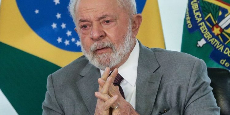 former-lula-bodyguard-found-in-pro-coup-whatsapp-group-–-the-brazilian-report