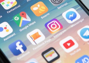 how-to-export-all-your-photos-and-videos-out-of-instagram,-whatsapp,-snapchat,-and-messenger