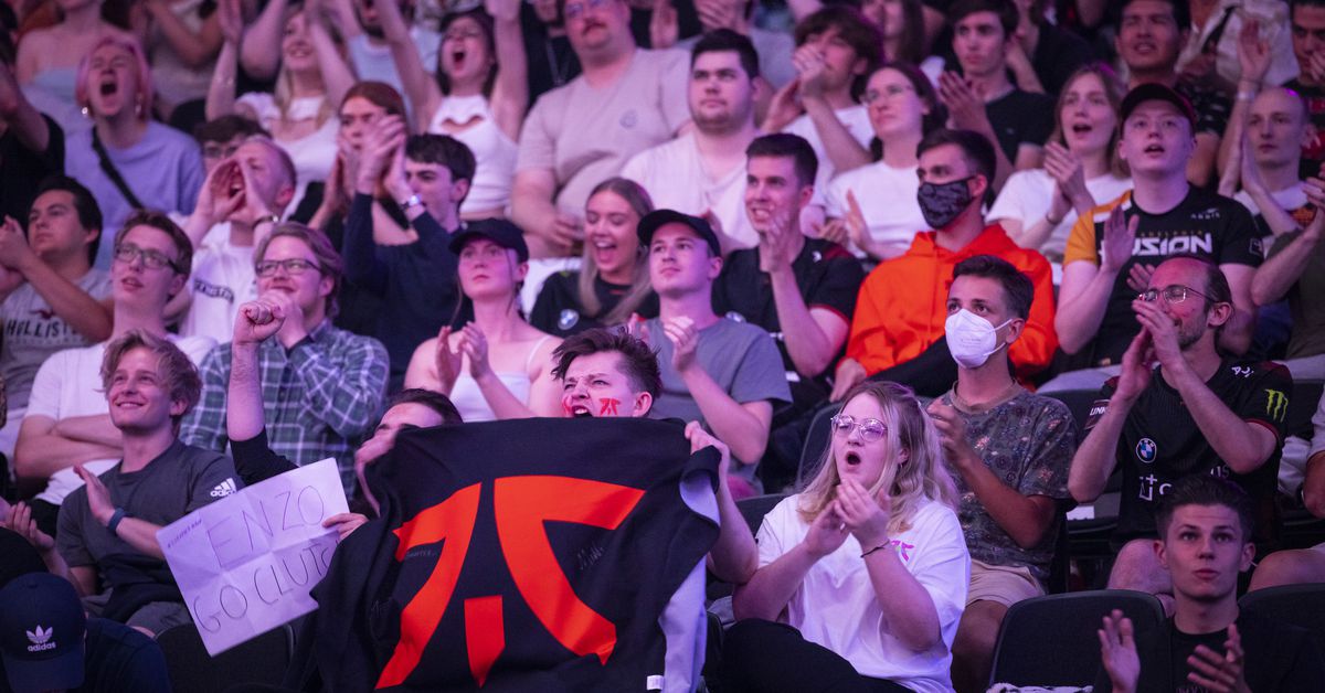 valorant-fans-troll-elon-musk,-chant-'bring-back-twitter'-at-tournament-–-polygon