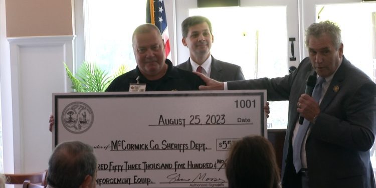 several-mccormick-organizations-receive-checks-at-legislative-luncheon-–-wjbf