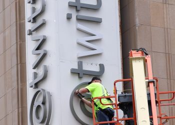 laid-off-twitter-workers-advance-age-discrimination-lawsuit-–-bloomberg-law-news