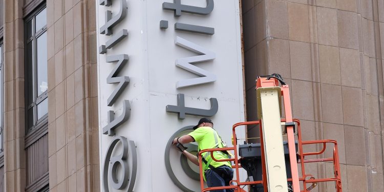 laid-off-twitter-workers-advance-age-discrimination-lawsuit-–-bloomberg-law-news
