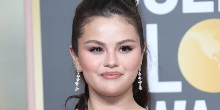 'only-murders'-post-removed-from-selena-gomez's-instagram-amid-strikes:-reports