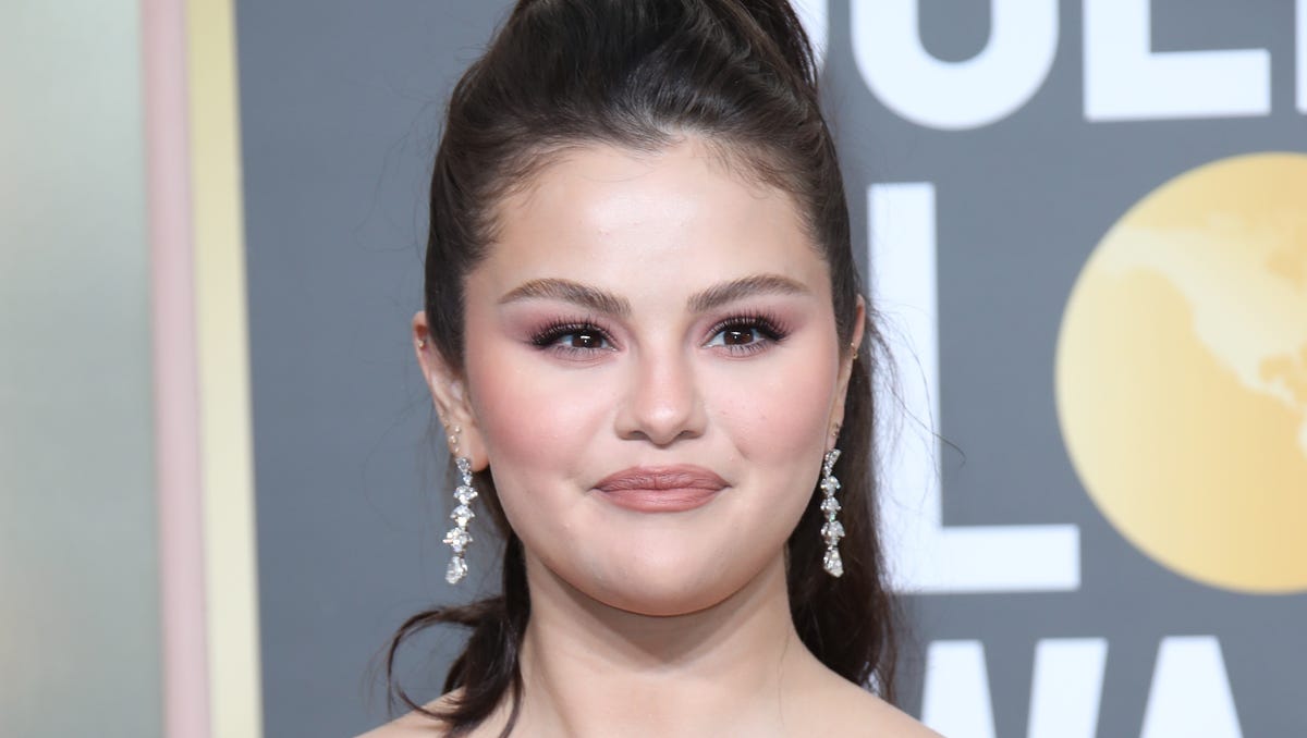 'only-murders'-post-removed-from-selena-gomez's-instagram-amid-strikes:-reports