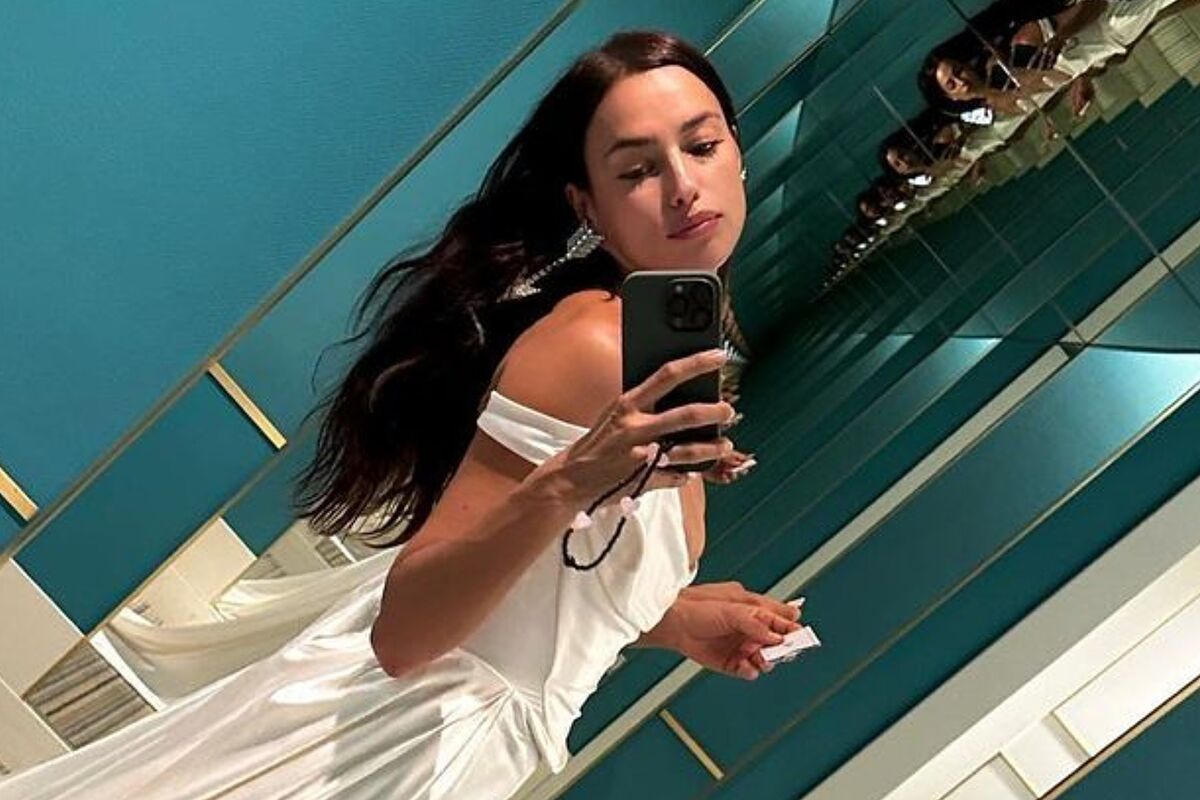 irina-shayk-sets-instagram-ablaze-with-italian-love-affair-amid-tom-brady-dating-rumors