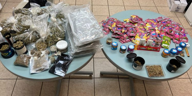 2-arrested-in-titus-county-after-narcotics-sale-on-snapchat-–-cbs-19