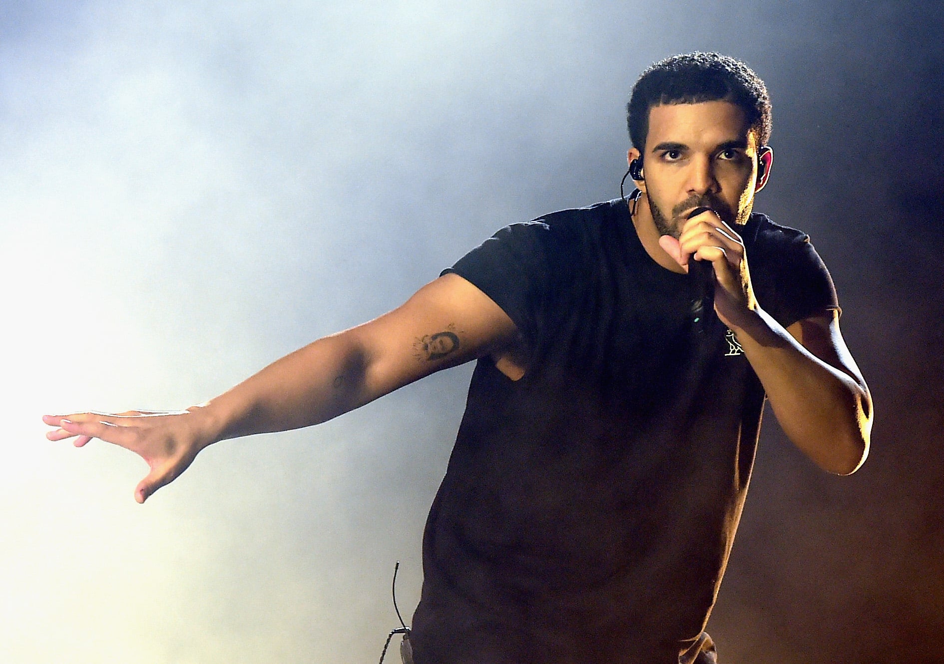 in-new-instagram-post,-drake-shows-off-huge-collection-of-lingerie-thrown-at-him-on-stage