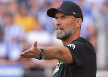 jurgen-klopp-gets-hero's-welcome-on-return-to-mainz-–-bundesliga