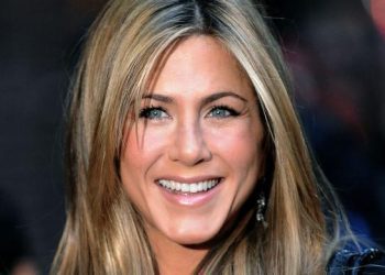 jennifer-aniston-delights-fans-with-summertime-photo-dump-on-instagram-–-geo.tv