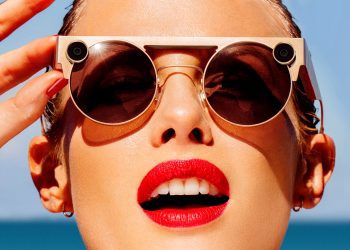 how-to-take-a-photo-with-snap-spectacles-|-citizenside