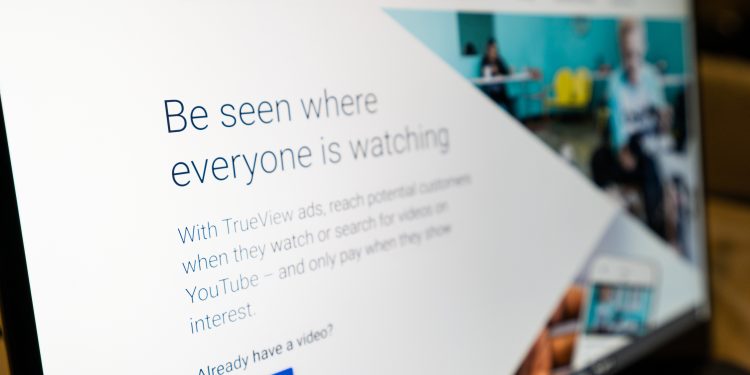 youtube-announces-ai-powered-creative-guidance-in-google-ads