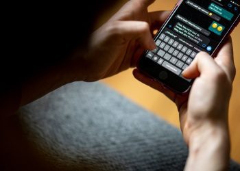 whatsapp-has-reluctantly-started-work-on-cross-platform-messaging-due-to-eu-regulation