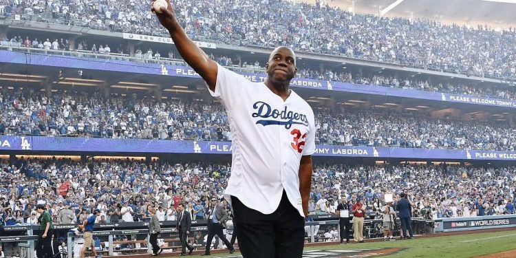 magic-johnson-gives-props-to-dodgers'-president-of-operations-for-landing-jason-heyward-in-la