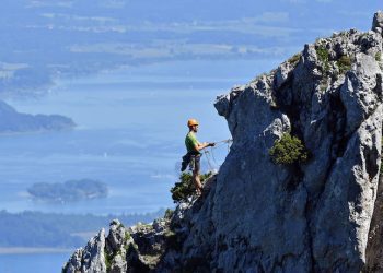 man-falls-300-feet-to-his-death-after-issues-on-famous-instagram-ladder-in-austrian-mountains