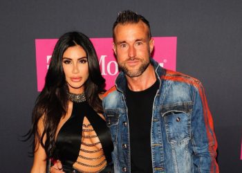 instagram-star-morgan-osman-tells-her-side-of-the-story,-left-the-flight-on-her-own-to-…