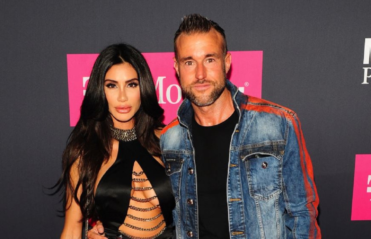 instagram-star-morgan-osman-tells-her-side-of-the-story,-left-the-flight-on-her-own-to-…