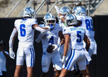 highlights,-box-score,-mvp-&-twitter-reactions-from-cats'-win-over-dores-–-a-sea-of-blue