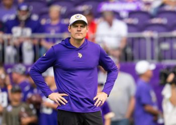 twitter-reacts-to-the-vikings-lose-another-fumble-–-yahoo-sports