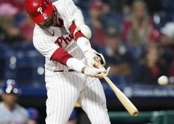 castellanos-homers,-sanchez-ks-10-as-phillies-move-to-brink-of-playoff-spot-with-5-2-win-over-mets