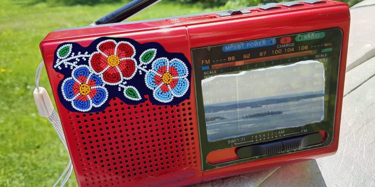 anishinaabe-bizindamoo-makak-ep.-23-–-maajigwaneyaash-–-wtip