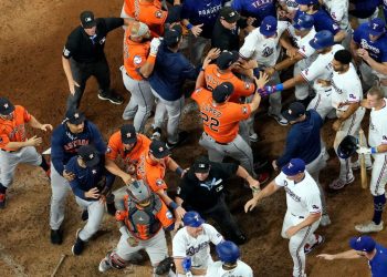 abreu,-baker,-garcia-ejected-from-alcs-game-5-as-benches-clear-–-spectrum-news