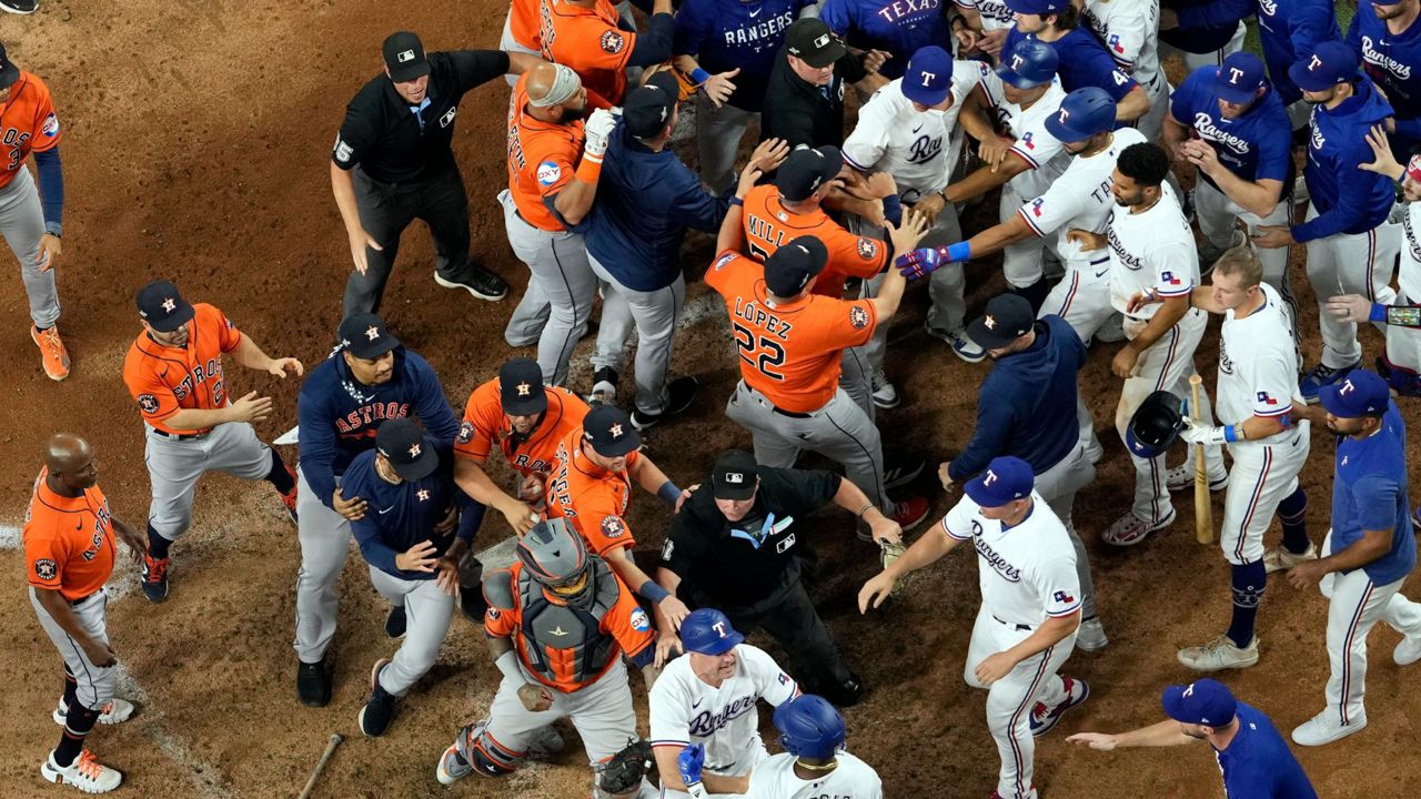 abreu,-baker,-garcia-ejected-from-alcs-game-5-as-benches-clear-–-spectrum-news