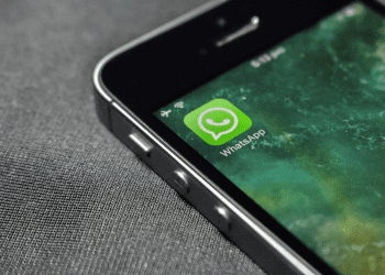 how-a-moms-whatsapp-group-in-kibbutz-be'eri-helped-save-lives-–-kveller