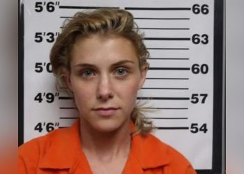 teacher-sent-explicit-videos-and-pics-to-16-year-old-student-over-snapchat:-police