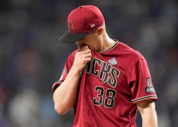 dominant-throughout-october,-diamondbacks-bullpen-falters-in-world-series-game-1-defeat