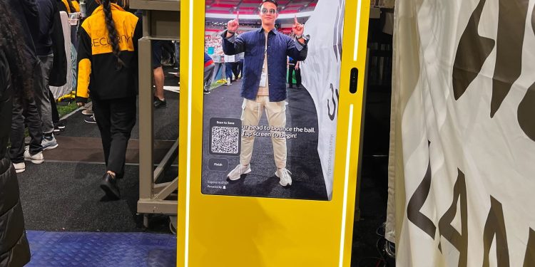 asahi-super-dry-and-snapchat-bring-ar-experience-to-vancouver-soccer-fans-–