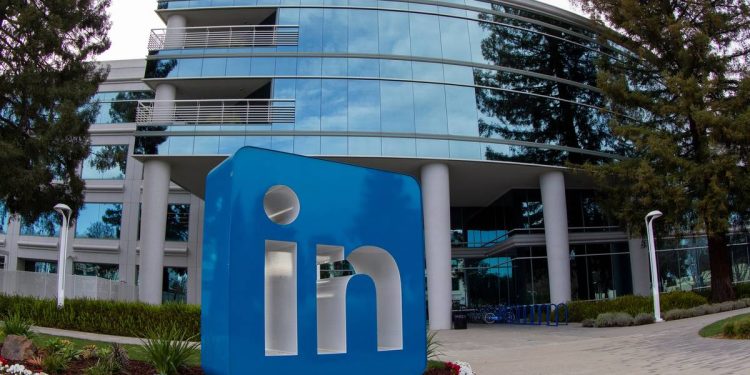 linkedin-adds-ai-tools-to-make-recruiting-more-conversational-–-emerging-tech-brew