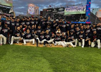 twins-sweep-blue-jays-to-win-their-first-playoff-series-in-21-years-–-cbs-minnesota