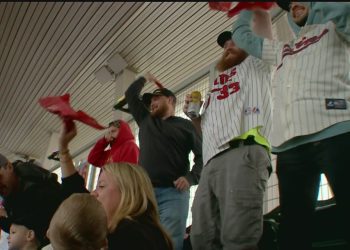 'we-believe':-how-the-homer-hanky-motto-became-the-new-rallying-cry-–-kare-11