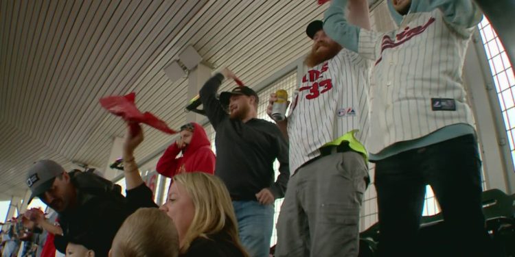 'we-believe':-how-the-homer-hanky-motto-became-the-new-rallying-cry-–-kare-11