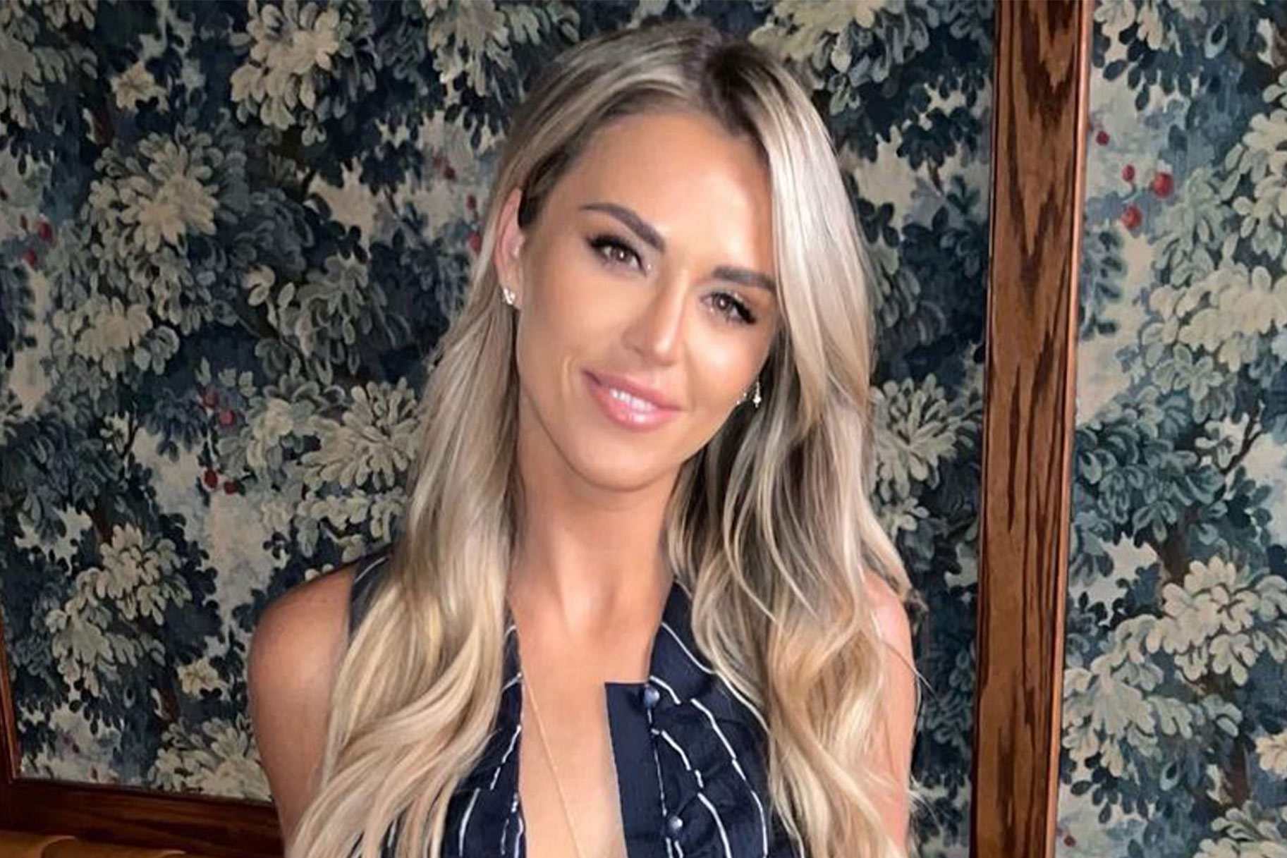 olivia-flowers-stuns-in-a-head-turning-black-minidress-with-a-sparkly-bralette-front-(pics)