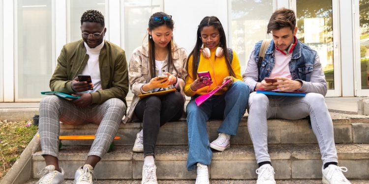 youtube-passes-netflix-as-top-video-source-for-teens-–-cnbc