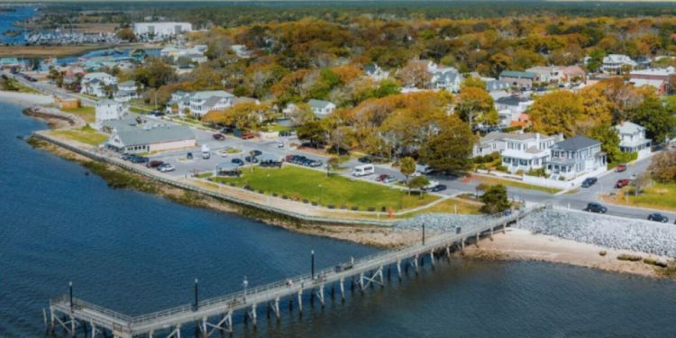 how-facebook-is-changing-southport's-2023-mayoral-race-–-whqr