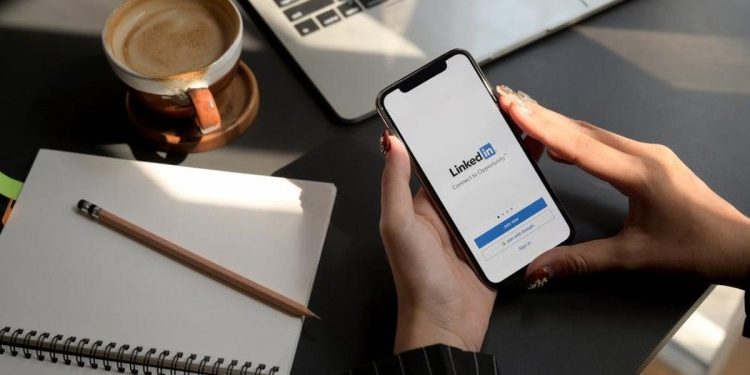 linkedin-lays-off-nearly-700-employees-worldwide-–-gizmodo