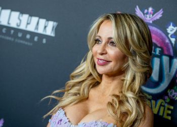 veteran-voice-actress-fired-from-animated-show-over-israel-hamas-posts:-'just-found-out-on-twitter!'