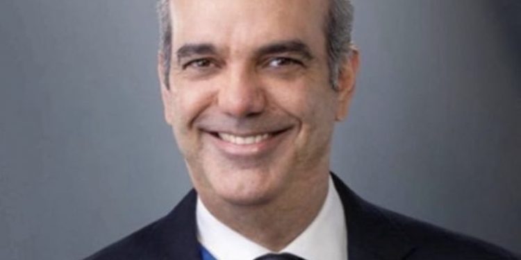 president-luis-abinader-launches-his-official-whatsapp-channel-–-dominican-today