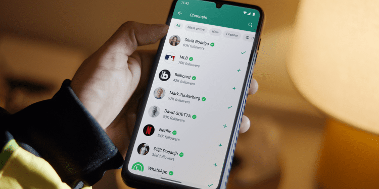 self-destructing-voice-notes-have-launched-for-some-whatsapp-beta-testers-–-android-police