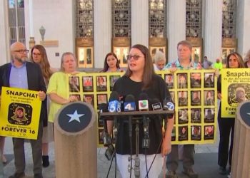 padres-cuyos-hijos-han-muerto-por-el-uso-de-fentanilo-demandan-a-snapchat-–-ksn-tv