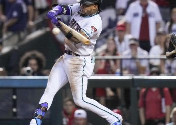 nlcs:-ketel-marte-hits-walk-off-single-as-d-backs-beat-phillies-and-close-to-2-1-series