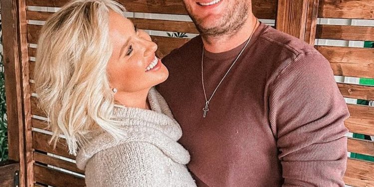 savannah-chrisley-kisses-robert-shiver-in-instagram-official-photo-–-e!-online