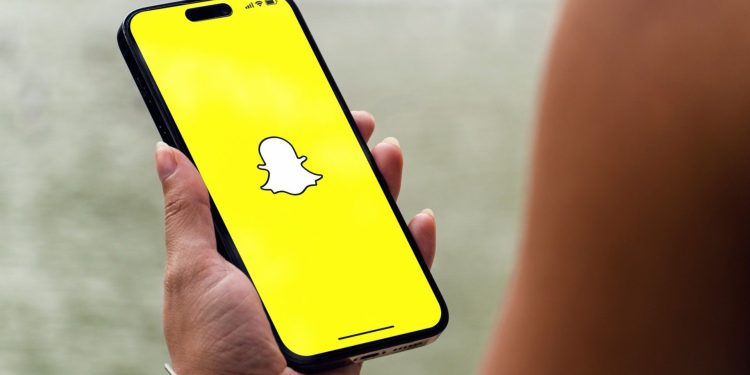 how-to-half-swipe-on-snapchat-with-the-new-update-(2023)-–-stealth-optional