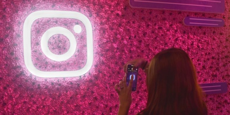 an-app-claims-it-can-show-instagram-users-who's-looking-at-their-profiles.-but-it's-…-–-nbc-news