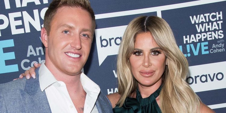 kim-zolciak-adds-her-married-name-back-to-instagram-handle-following-kroy-biermann-…