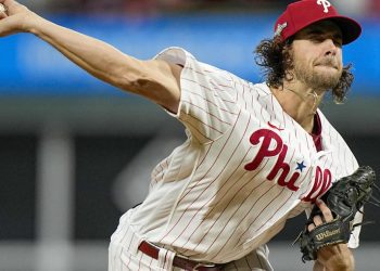 aaron-nola-among-7-free-agents-to-turn-down-$20m-qualifying-offers-–-cbs-philadelphia