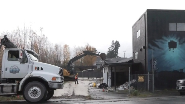 former-hells-angels-clubhouse-torn-down-–-ctv-news-vancouver-island