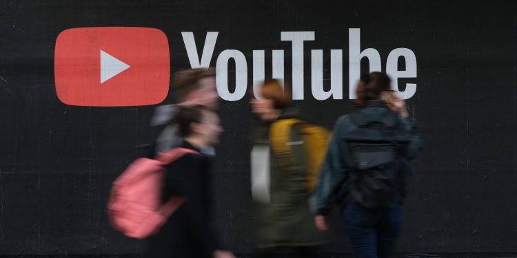 youtube-debuts-ai-tool-that-mimics-vocals-of-artists-like-john-legend,-demi-lovato-–-cnbc
